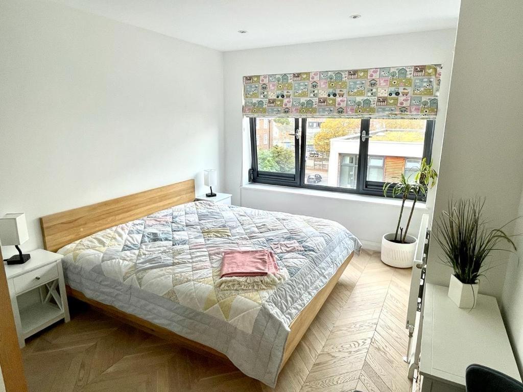 Cosy 1 Bedroom Apartment With Balcony Near Chiswick London Ngoại thất bức ảnh
