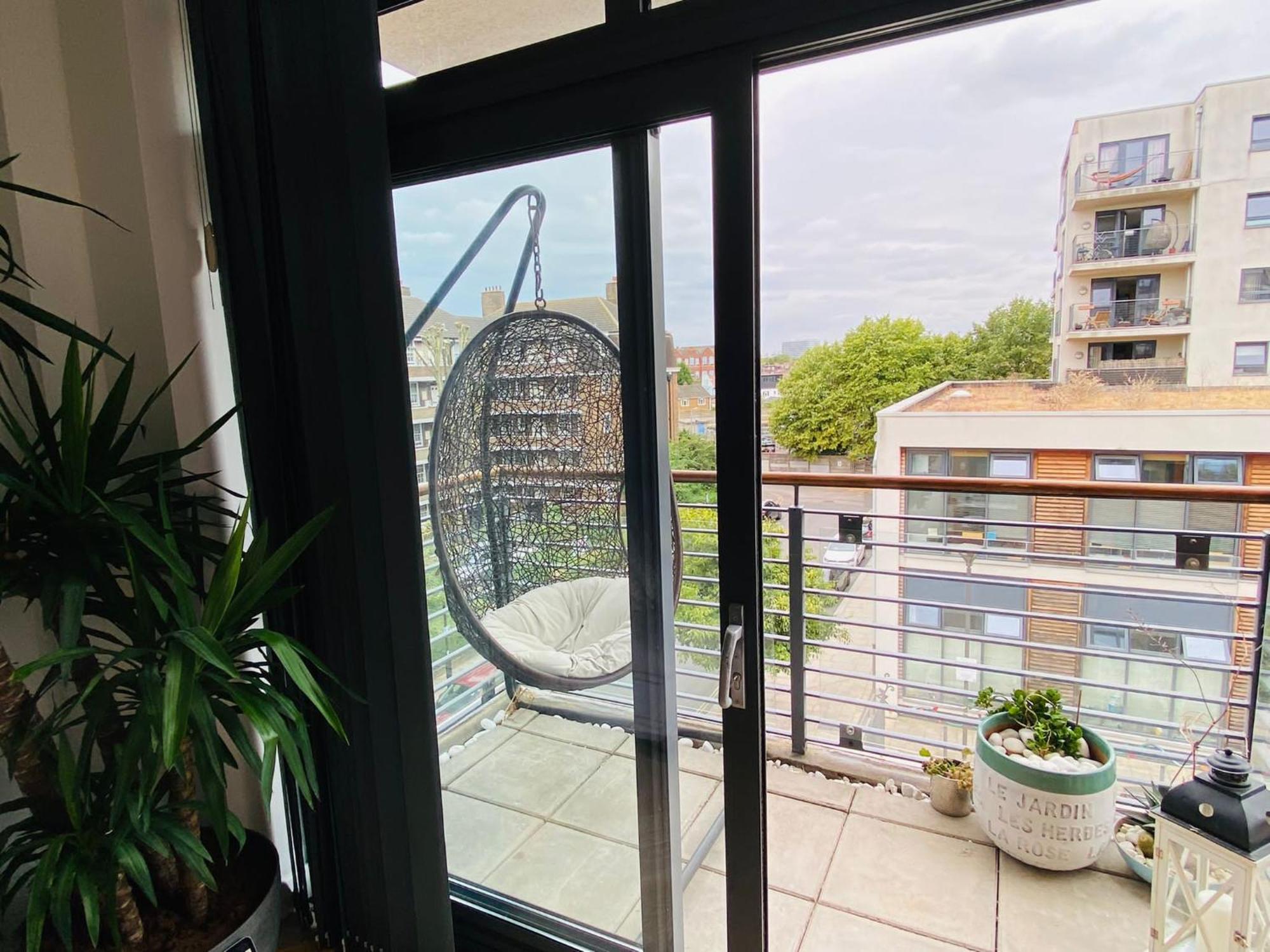 Cosy 1 Bedroom Apartment With Balcony Near Chiswick London Ngoại thất bức ảnh