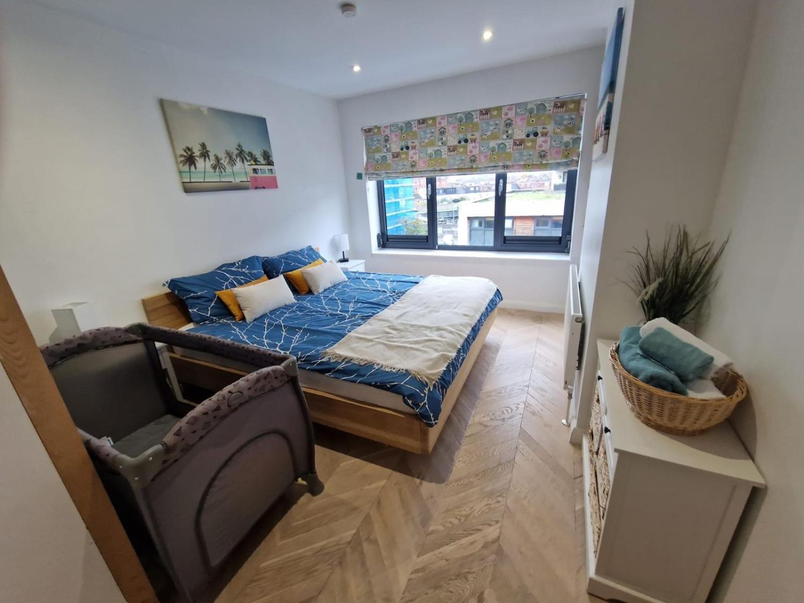 Cosy 1 Bedroom Apartment With Balcony Near Chiswick London Ngoại thất bức ảnh
