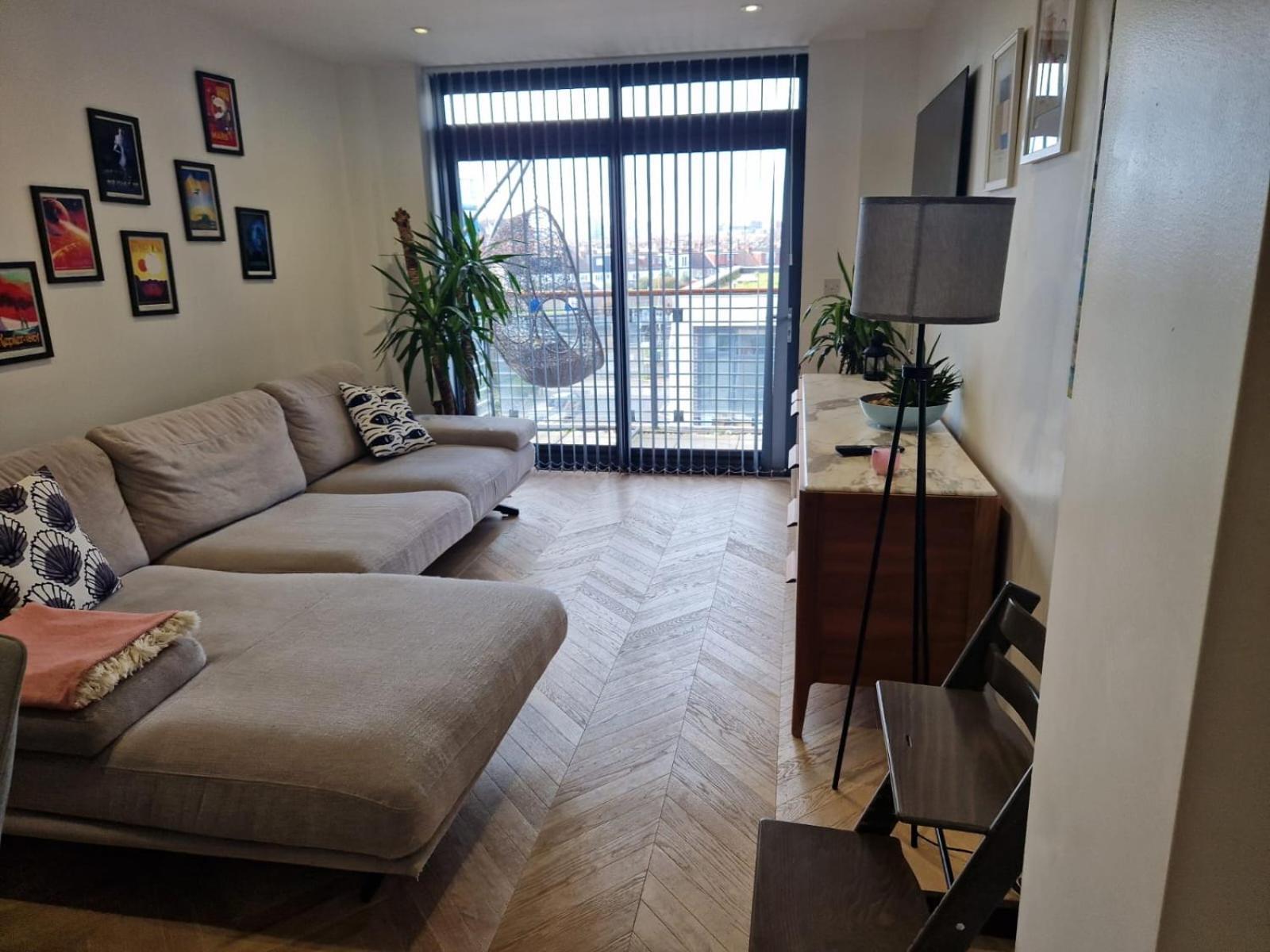 Cosy 1 Bedroom Apartment With Balcony Near Chiswick London Ngoại thất bức ảnh